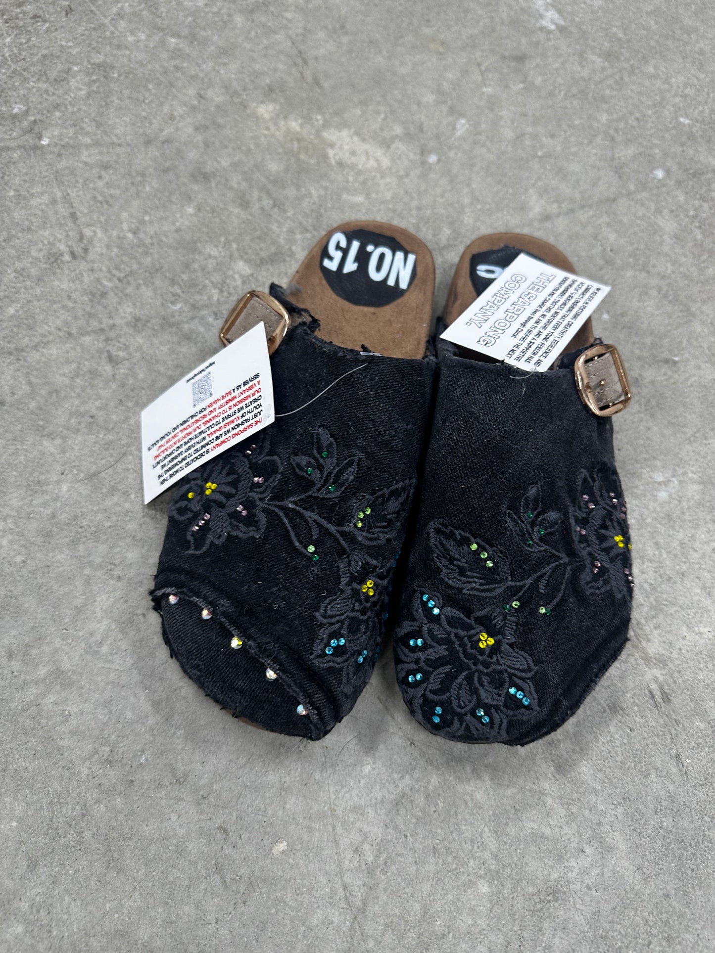 TSC flower denim rhinestone Clogs